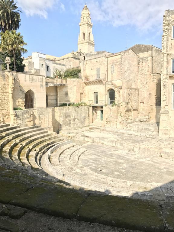 Suite Del Teatro Romano Lecce Exterior photo