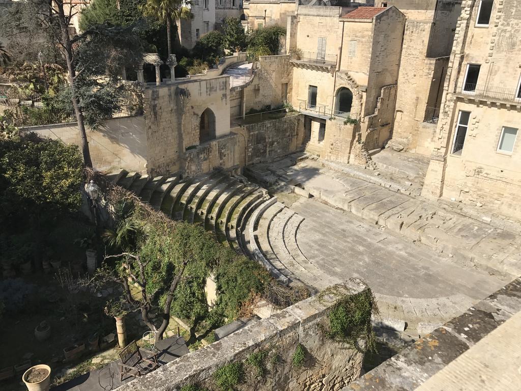 Suite Del Teatro Romano Lecce Exterior photo
